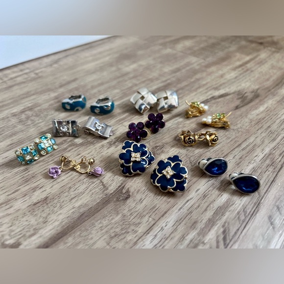 Jewelry - Vintage clip on earrings metal with gems granny grandma grandmacore glam dressup